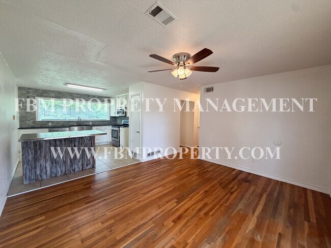 Photo - 1408 Nichols St