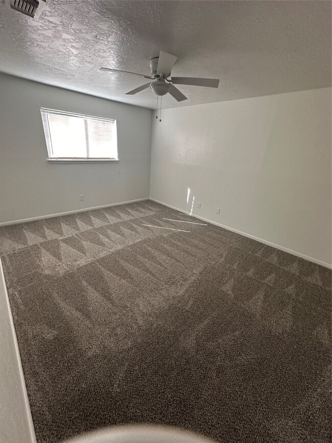 Building Photo - 715 Skylark Rd Unit 715-C Rental