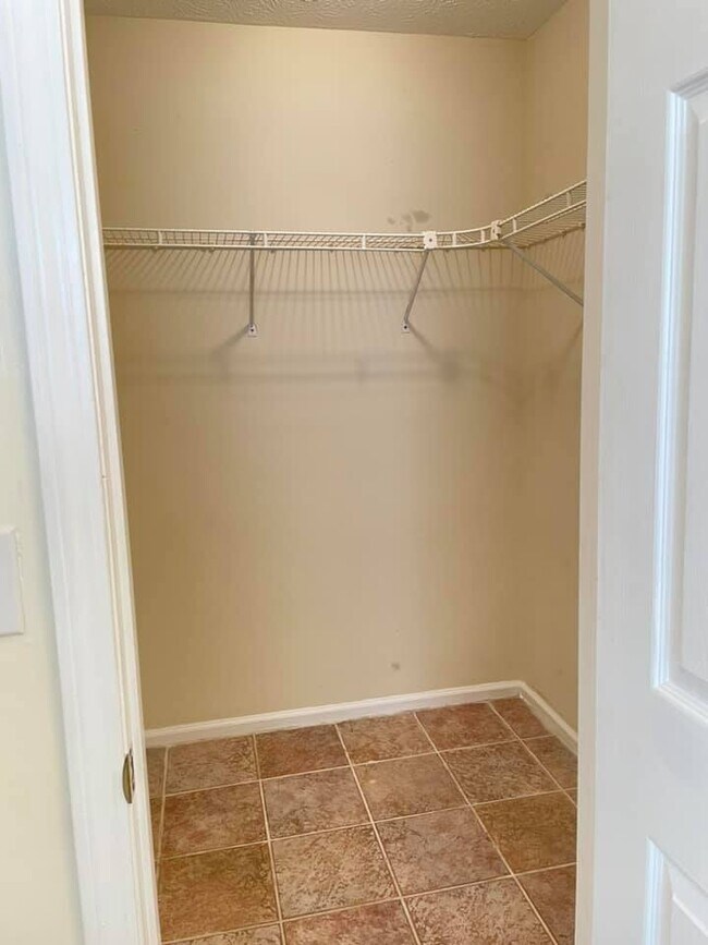 114 Creekside Dr Unit D