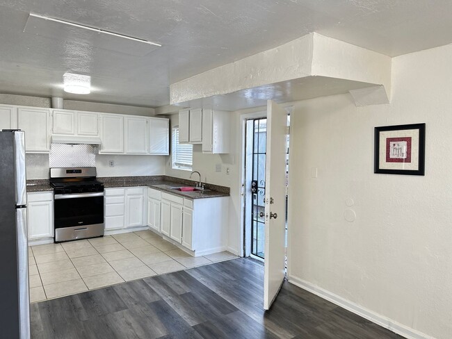 Building Photo - 1317 Unit 1317 Rental