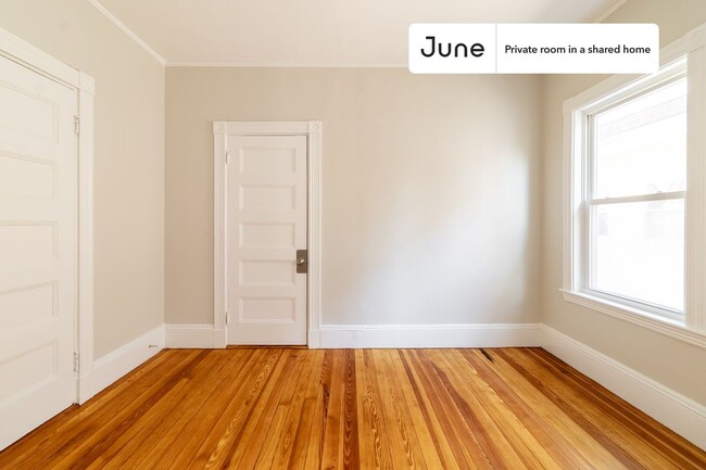 Photo - Room in Shared 5 bed/2 bath home Unidad D