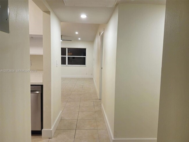Photo - 4800 NW 35th St Unit 607
