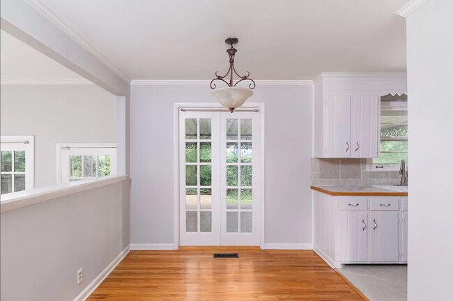 Photo - 260 Binkley Dr