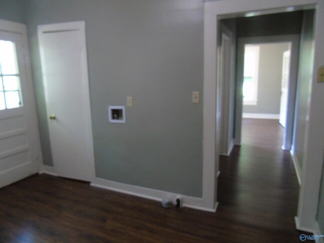 Photo - 1305B Wells Ave SE