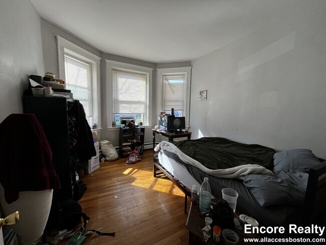Photo - 1725 Commonwealth Ave Unit 2