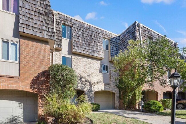 Photo - 3368 Montavesta Rd