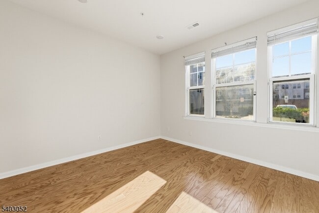 Photo - 38 Bond St Unit 38