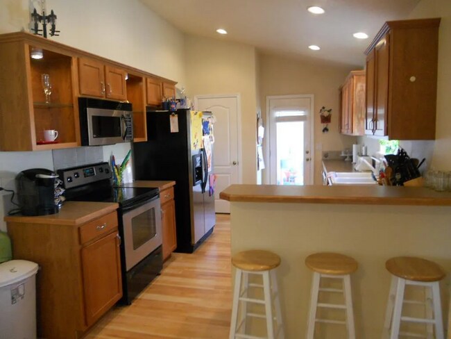 Photo - 482 NW Sandpiper Ave