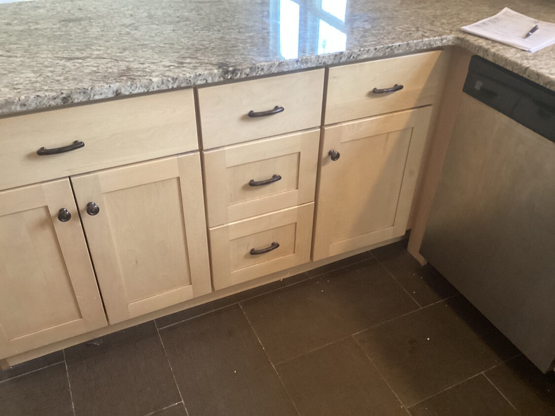 Photo - 24 Woodcliff Dr (Simsbury, CT)