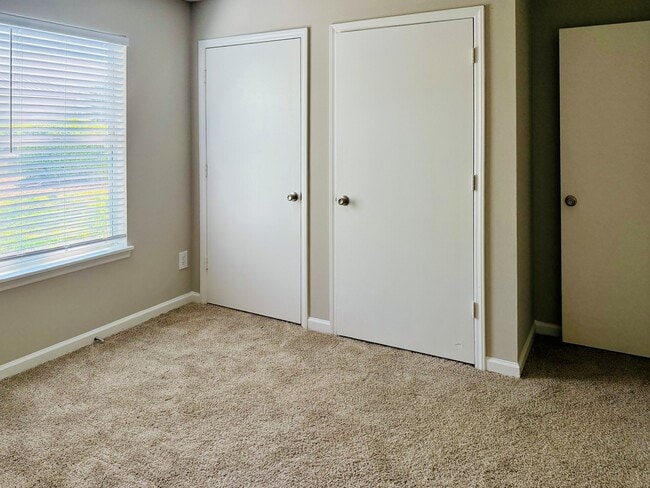 2BR,1.5BA-920 SF