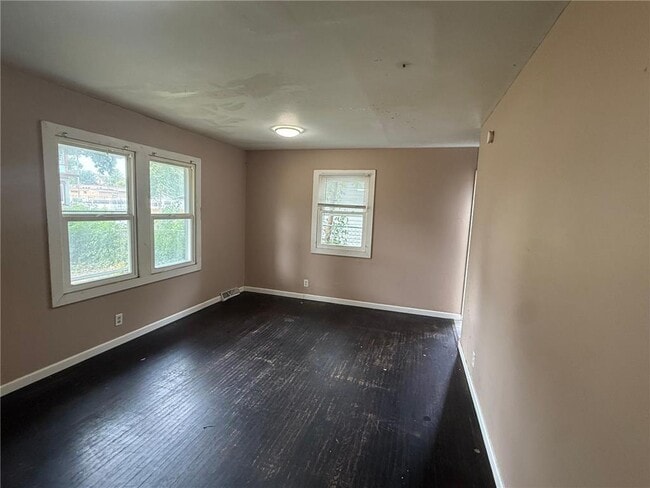 Photo - 1210 Knox Ave N