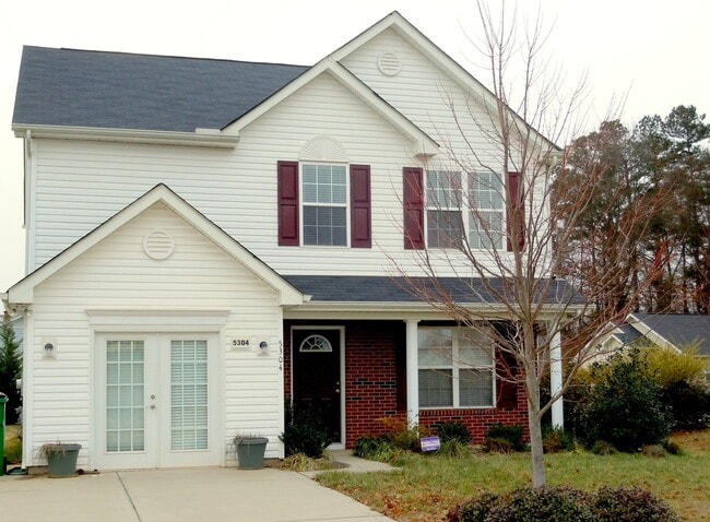 Beautiful 4bd/2.5bth home with an open lay... - Beautiful 4bd/2.5bth home with an open lay...