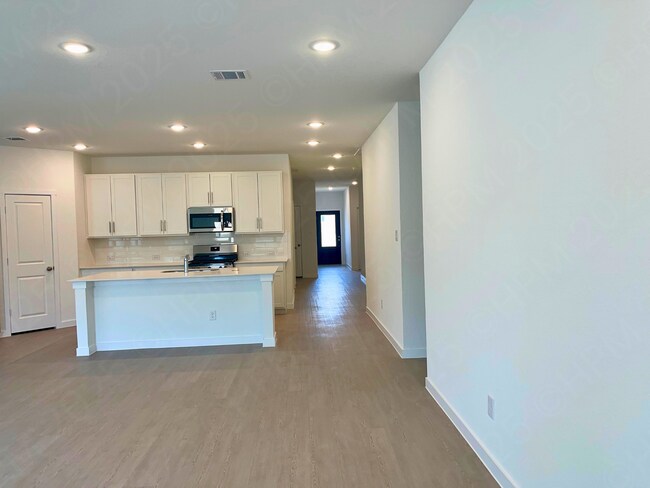 Photo - 8923 Military Dr W