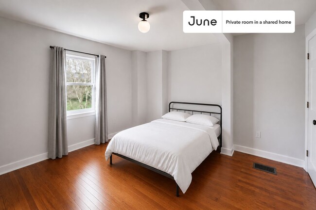 Building Photo - Room in Shared 2 bed/1 bath home in Brookland