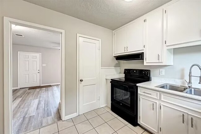 Photo - 515 Bluebonnet Dr