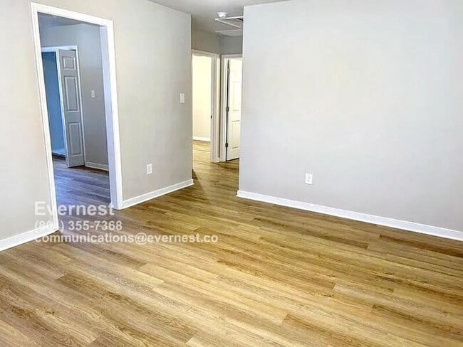 Photo - 15807 Meridian Ave