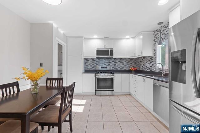Building Photo - 38 Berwyn Pl Rental