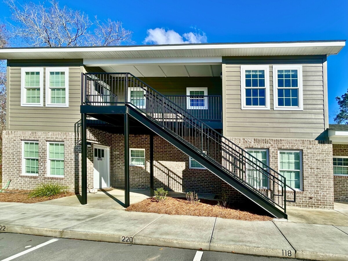 Photo - 130 Briarwood Rd
