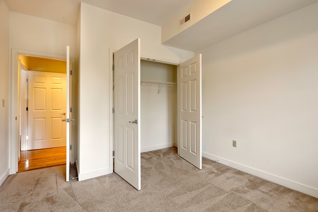 Photo - Wertland Square