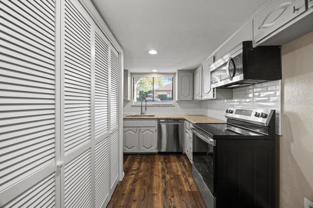 Photo - 3905 Village Dr