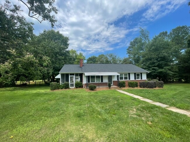 Photo - Adorable Apex Ranch on 2 Acres of Land!