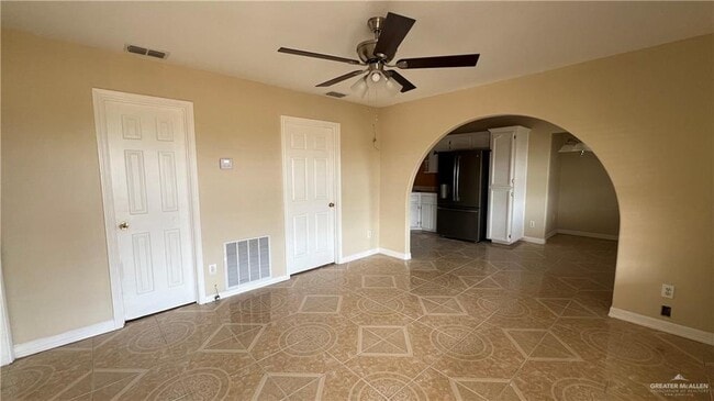 Photo - 17 N Seminary Rd