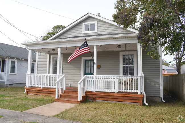 Building Photo - 1913 Castle St Rental