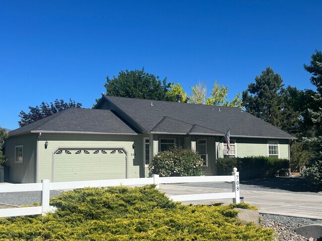 3/2/2 Gorgeous Home In Gardnerville Locate... - 3/2/2 Gorgeous Home In Gardnerville Locate...