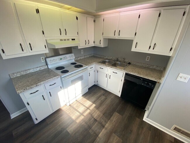 Photo - 135 Quita Cir Unit B