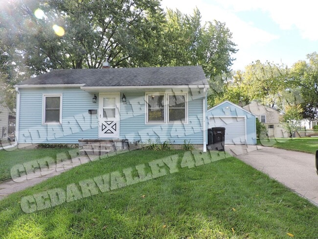 Building Photo - 2 bedroom, 1 bath house