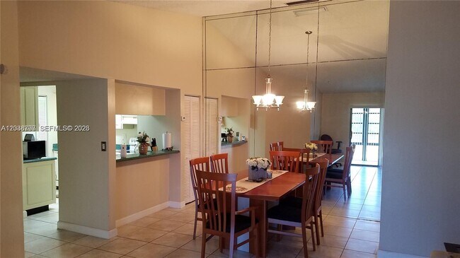 931 NE 199th St Unit 202-22