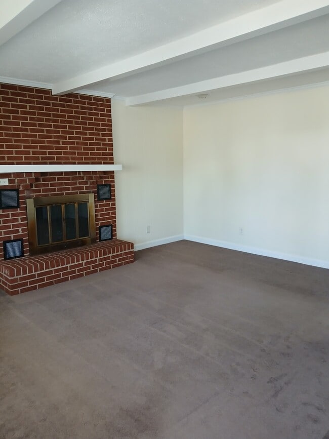 Photo - 339 Terry Ave