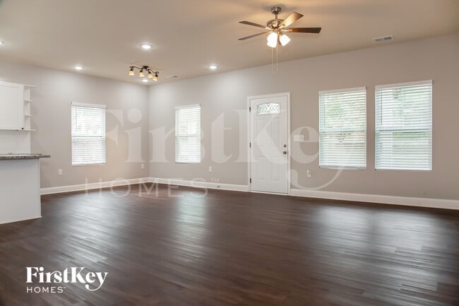 Photo - 5039 Tuckaseegee Rd