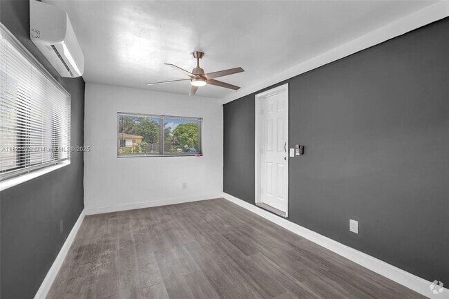 Building Photo - 14600 NW 11th Ct Unit 2-2 Rental