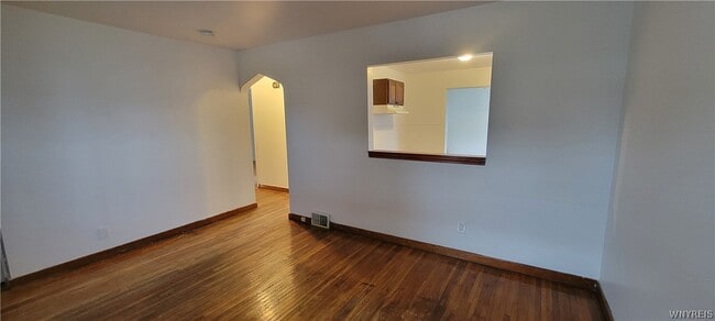 Photo - 3563 Sherwood Ave