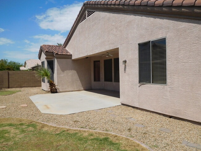 Building Photo - Coming Soon!Rare to find Single level with... Rental