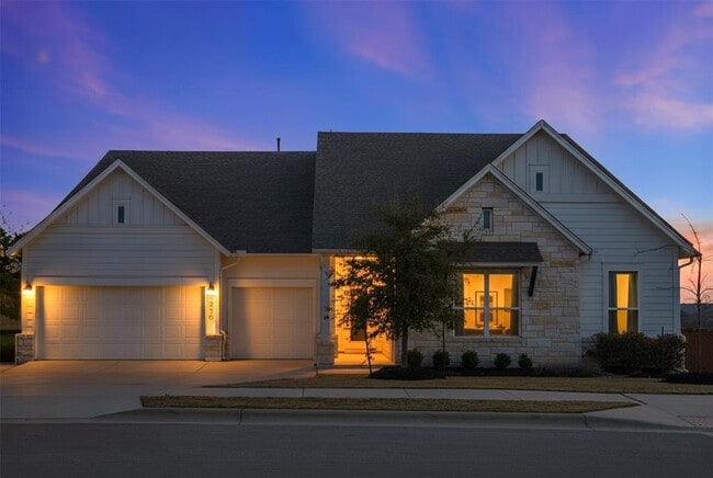 Photo - 256 Smoke Tree Cir