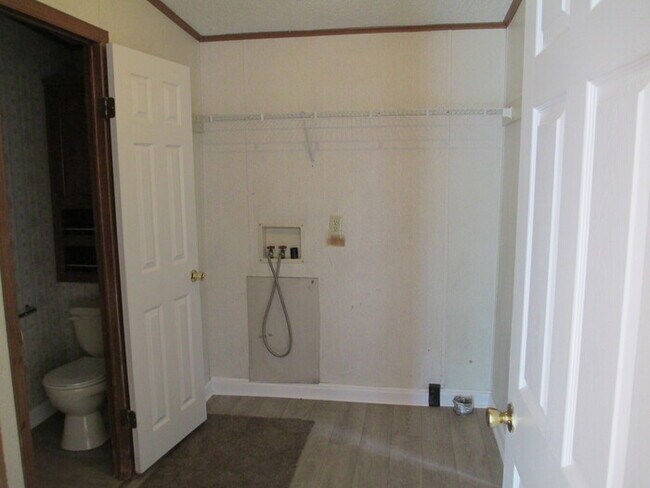 Photo - 102 Thomas Jefferson Dr