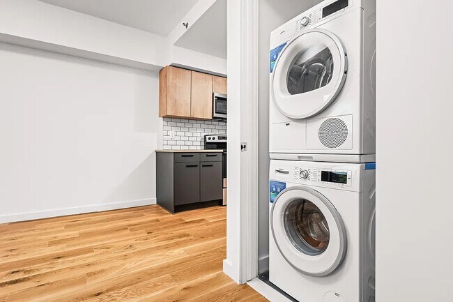 Photo - 336 E 112th St Unit 610A