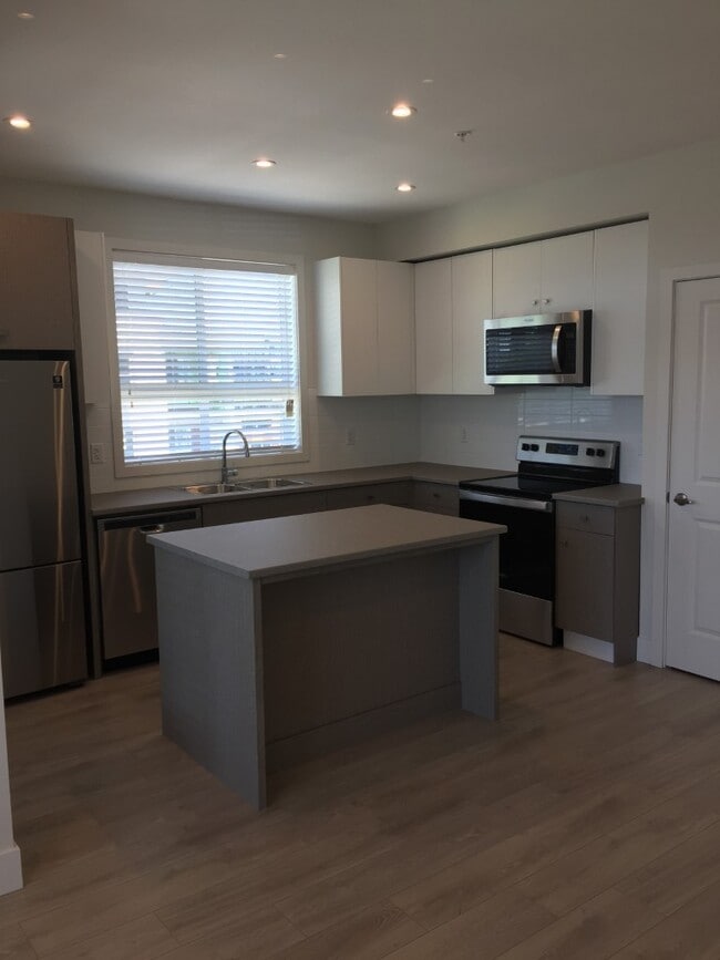 Photo - 1516-1516 McCallum Rd