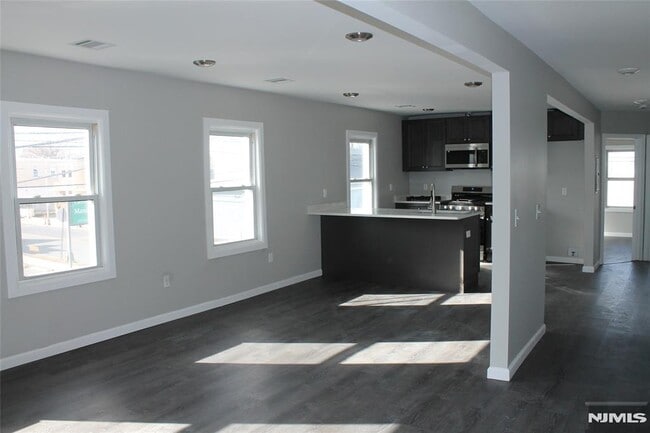 Photo - 519 Roosevelt Ave Unit 1