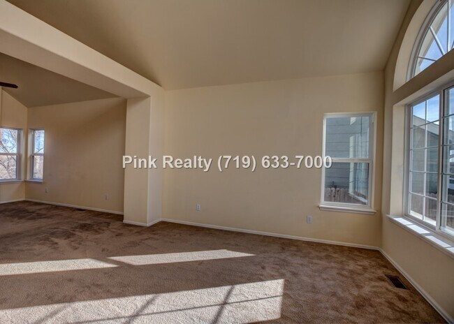 Photo - 985 Ridgebury Pl