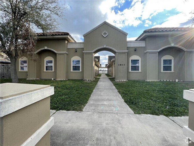 Building Photo - 1803 Bronze Unit 4 Rental