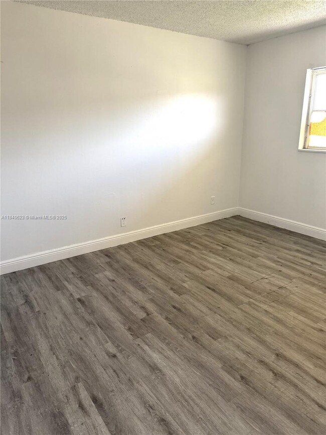 Photo - 5402 NW 24th Ct Unit 70