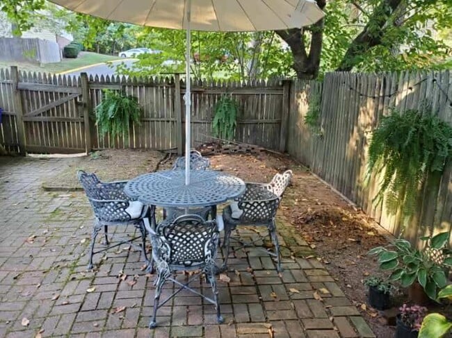 Photo - 2806 Newton Ct