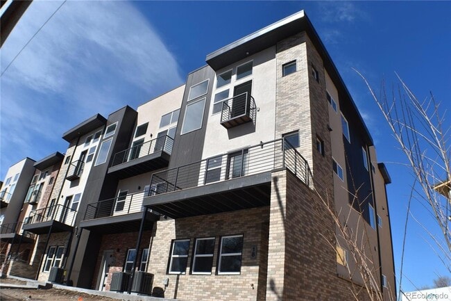 Photo - 18 E St Elmo Ave Townhome
