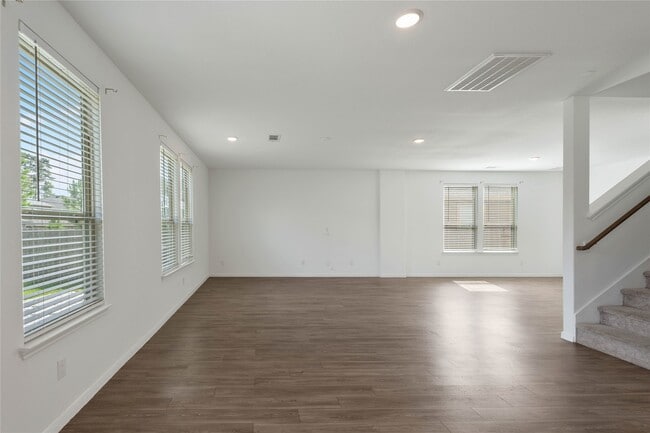 Photo - 229 Seven Pnes Dr