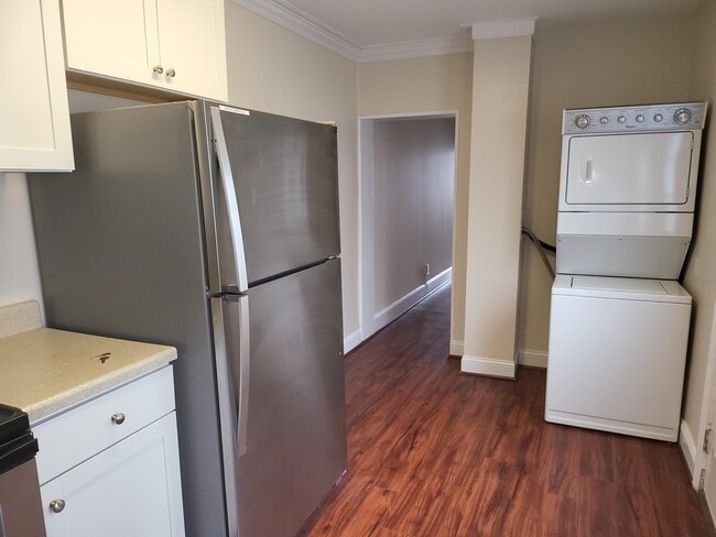 Photo - 110 E South St