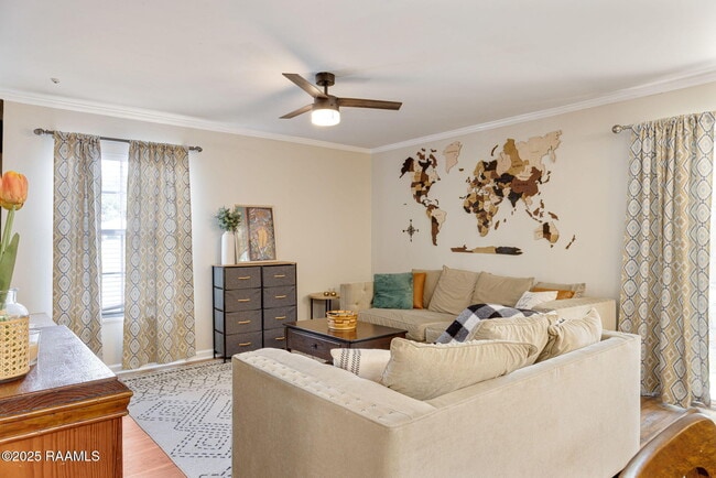 Photo - 211 Versailles Blvd Unit 5