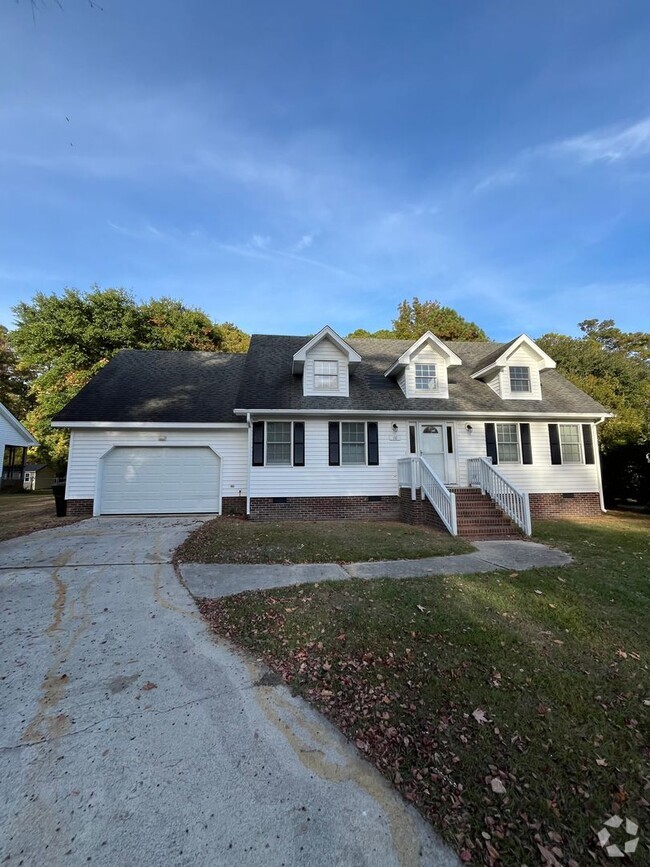 Building Photo - 3 Bedroom/2.5 Bathroom home available in M...